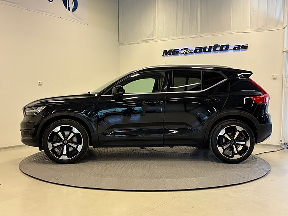 Volvo XC40 7 of 30