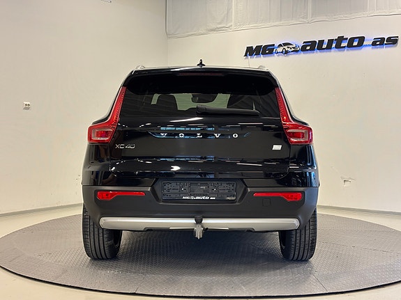 Volvo XC40 5 of 30