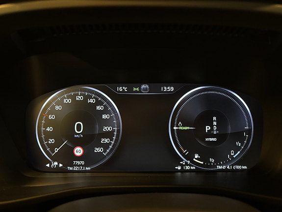 Volvo XC40 17 of 30