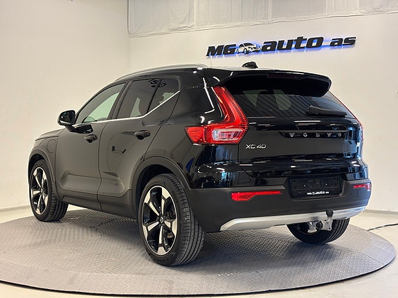 Volvo XC40 6 of 30