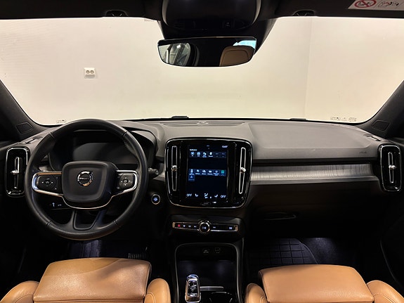 Volvo XC40 14 of 30