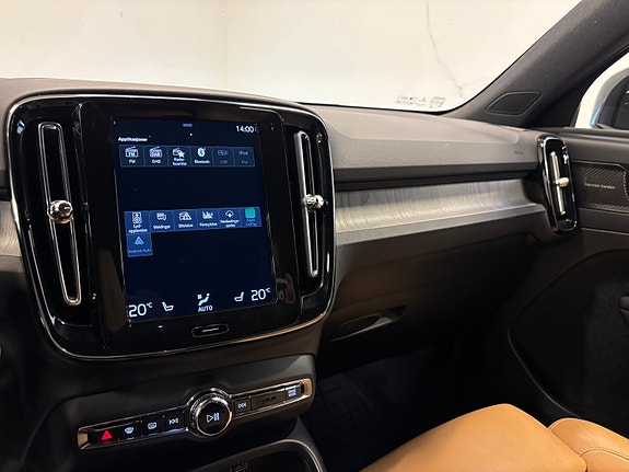 Volvo XC40 19 of 30