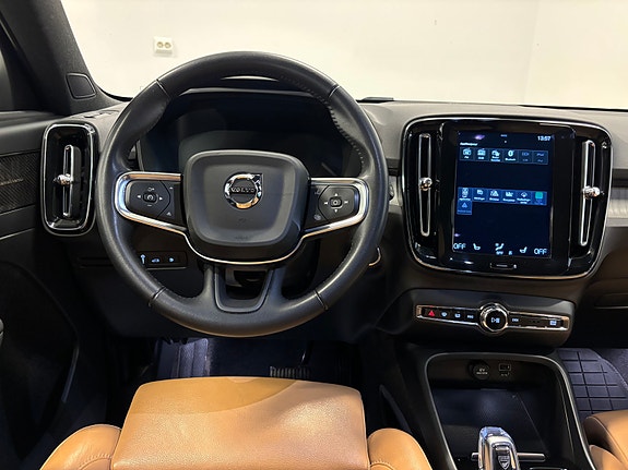 Volvo XC40 15 of 30