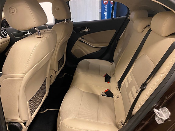 Mercedes-Benz GLA200 14 of 22