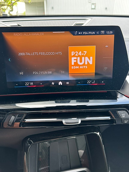 BMW iX2 20 of 24