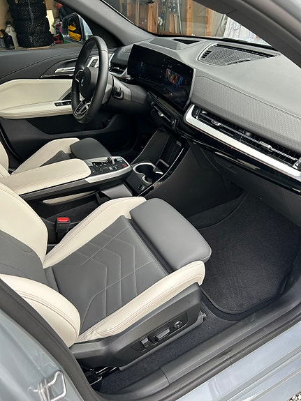 BMW iX2 13 of 24