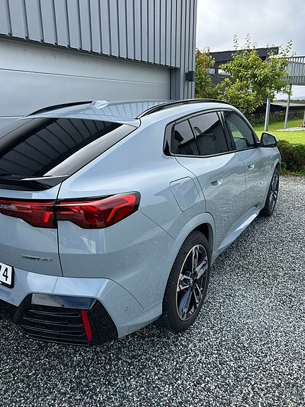 BMW iX2 10 of 24