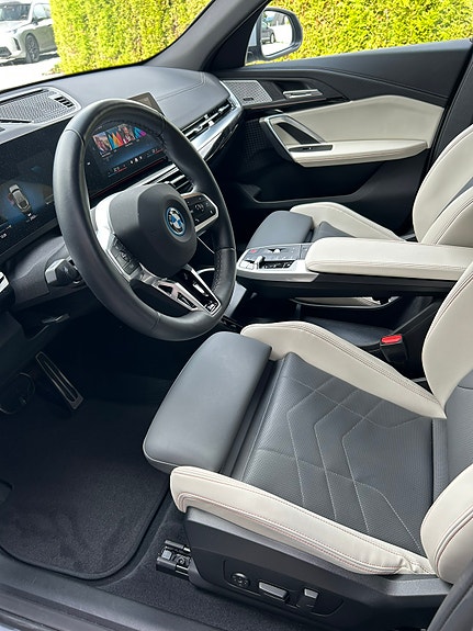 BMW iX2 18 of 24