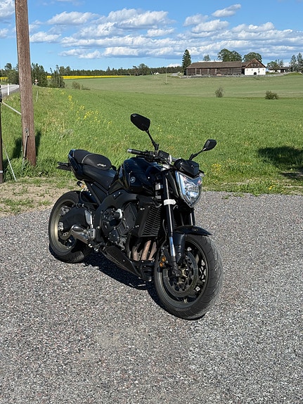 Yamaha FZ1-N 2 of 12