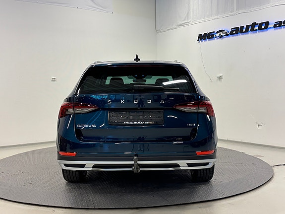 Skoda Octavia Scout 7 of 24