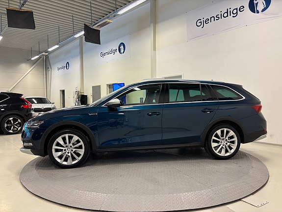 Skoda Octavia Scout 4 of 24