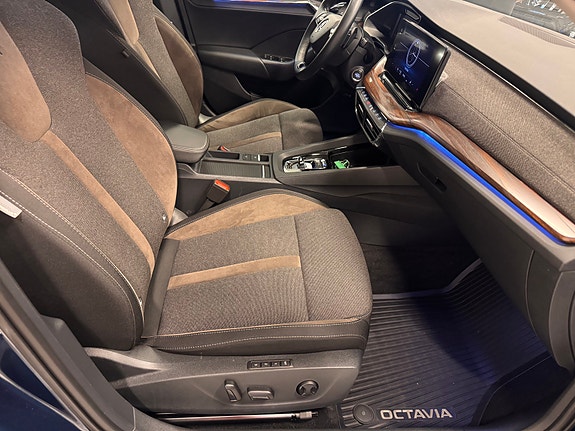 Skoda Octavia Scout 12 of 24