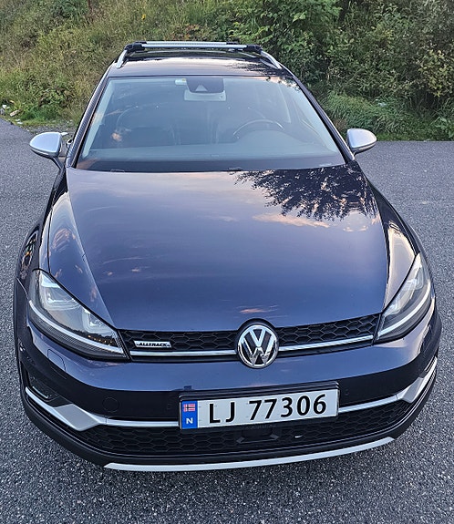 Volkswagen Golf Alltrack 2 of 16