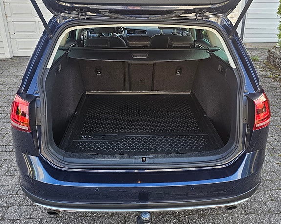 Volkswagen Golf Alltrack 4 of 16