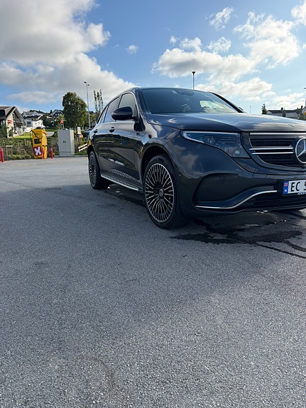 Mercedes-Benz EQC400 4 of 25