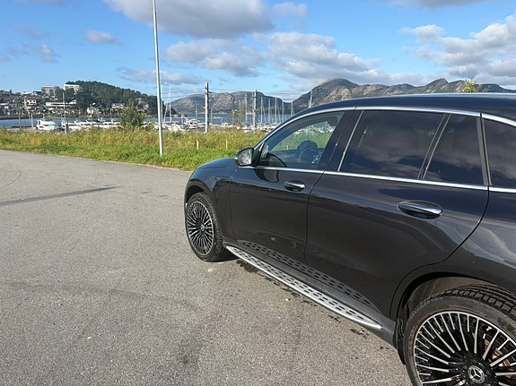 Mercedes-Benz EQC400 6 of 25