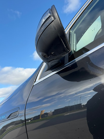 Mercedes-Benz EQC400 7 of 25
