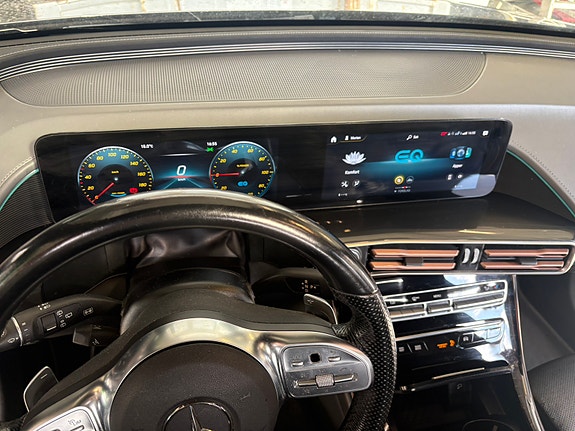 Mercedes-Benz EQC400 9 of 25