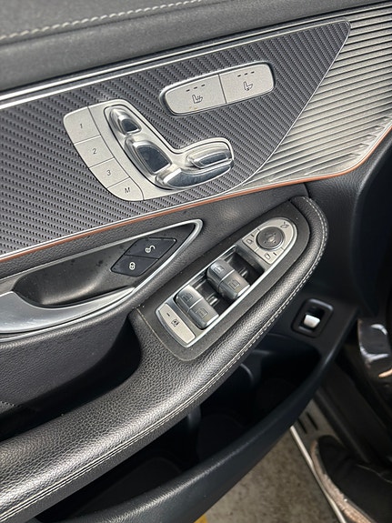 Mercedes-Benz EQC400 14 of 25