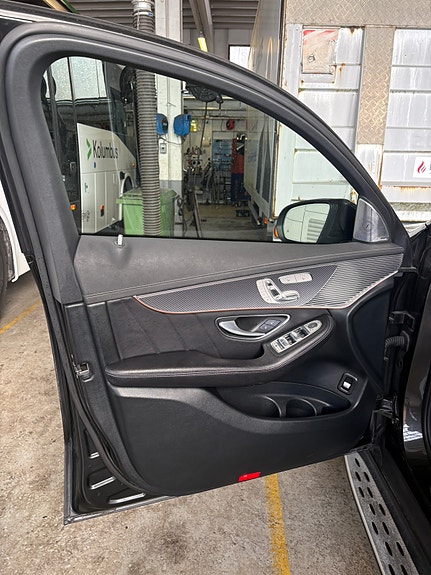 Mercedes-Benz EQC400 19 of 25