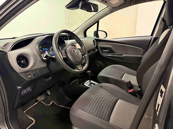 Toyota Yaris 7 of 22