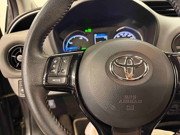 Toyota Yaris 16 of 22