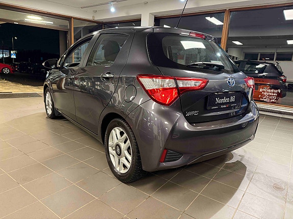 Toyota Yaris 6 of 22