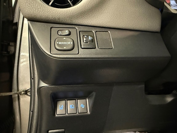Toyota Yaris 15 of 22