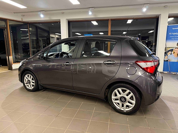 Toyota Yaris 4 of 22