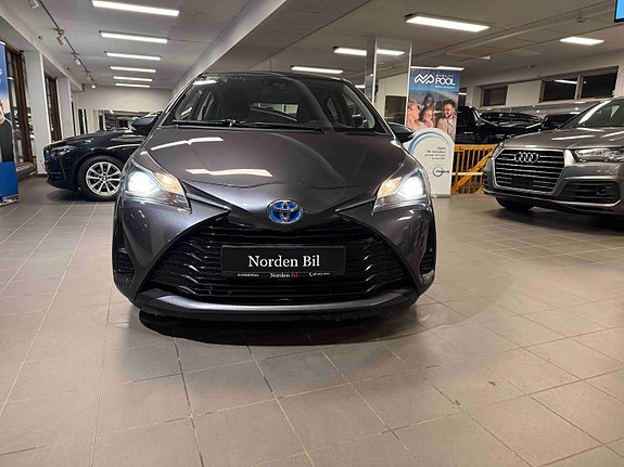 Toyota Yaris 3 of 22