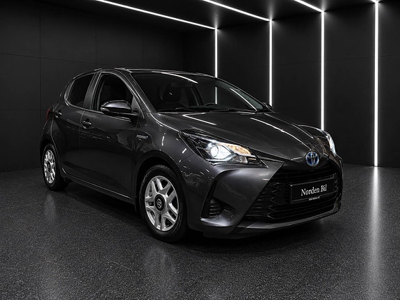 Toyota Yaris 2 of 22