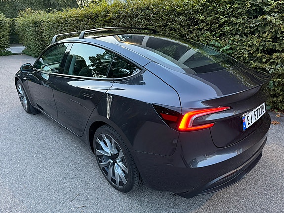 Tesla Model 3 3 of 14