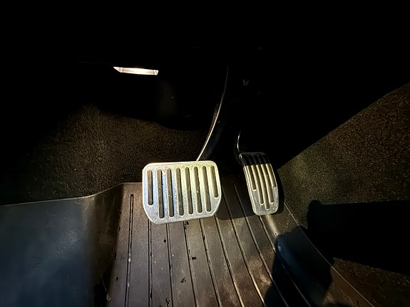 Tesla Model 3 7 of 14