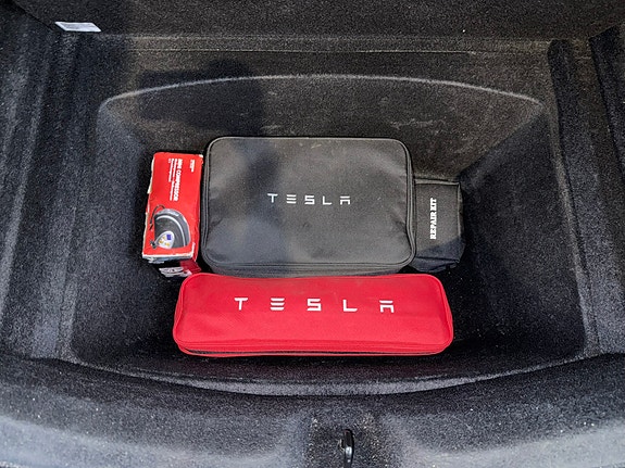 Tesla Model 3 14 of 14