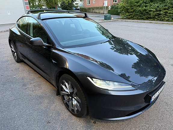 Tesla Model 3 2 of 14