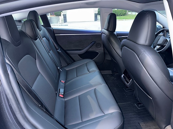 Tesla Model 3 8 of 14