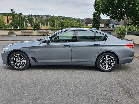 BMW 530e 28 of 30