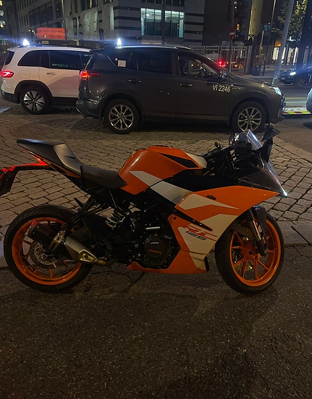 KTM RC 125 11 of 16
