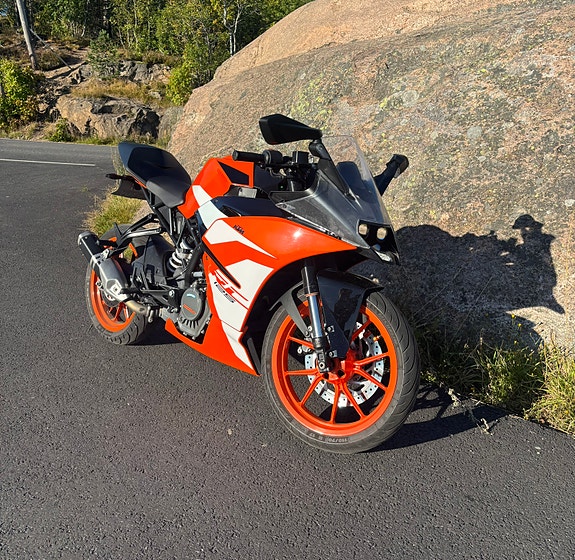 KTM RC 125 2 of 16