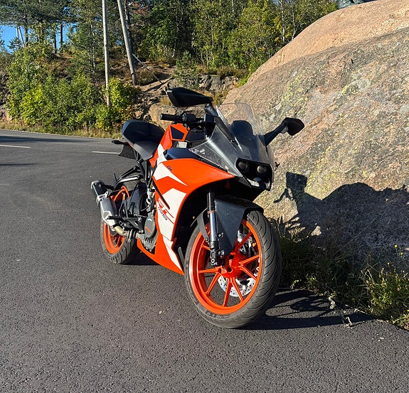 KTM RC 125 4 of 16