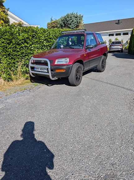 Toyota RAV4 3 of 13