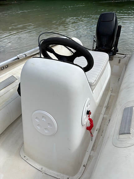 Perfekt RIB/Suzumar 310/Yamaha V-Max motor! 6 of 9