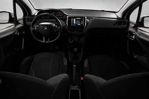 Peugeot 208 8 of 25