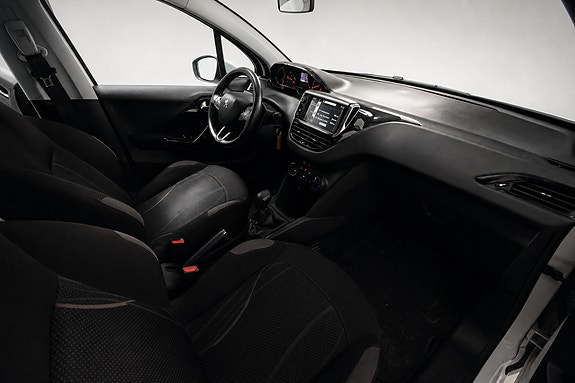 Peugeot 208 12 of 25