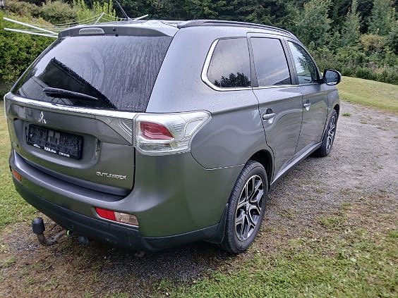 Mitsubishi Outlander 4 of 13
