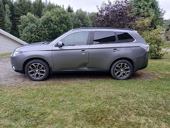 Mitsubishi Outlander 3 of 13