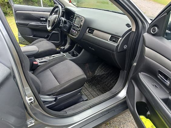 Mitsubishi Outlander 12 of 13