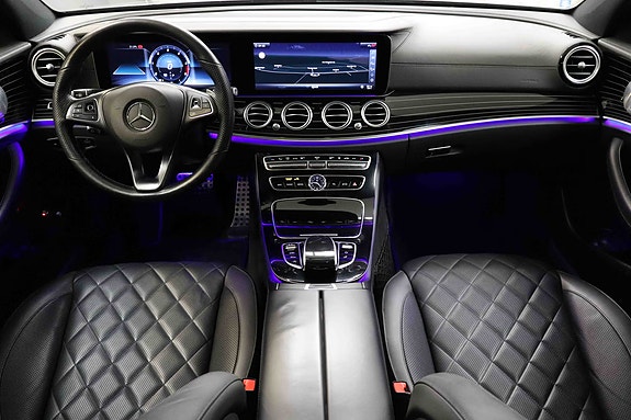Mercedes-Benz E220 d 2 of 30