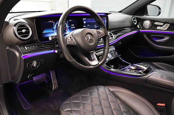 Mercedes-Benz E220 d 3 of 30