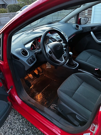Ford Fiesta 12 of 24